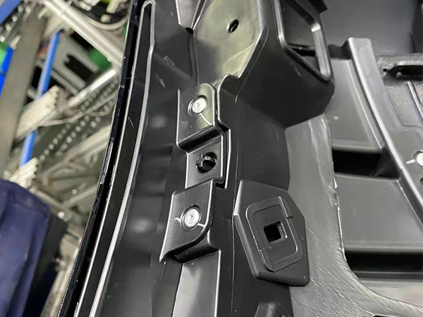榴莲APP视频下载用於汽車生產的自動拉釘機助力北京奔馳生產邁向新台階