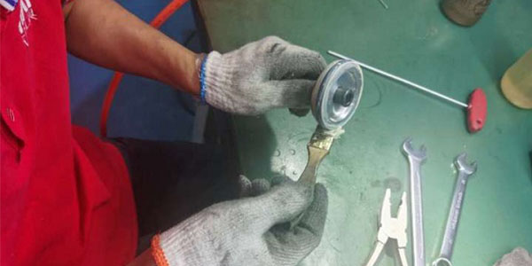 氣動榴莲视频色下载槍拉螺母後轉不出來（氣動榴莲视频色下载槍轉不出來怎麽處理）